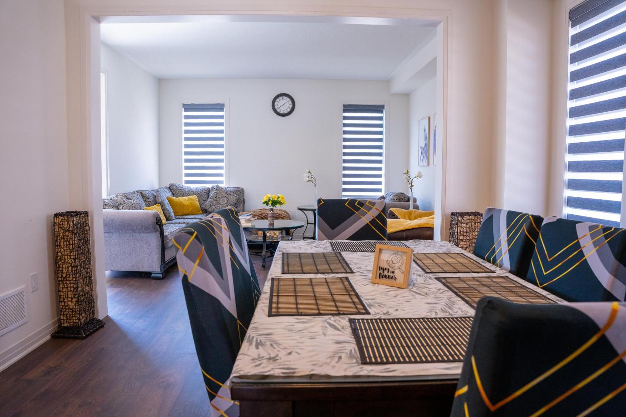 Modern 4Br House In Barrie! Villa Buitenkant foto